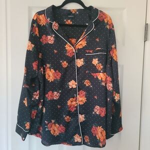 Torrid satin pj top size 2x. Black with polka dots, piping, coral flowers.